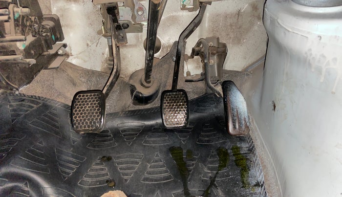 2018 Maruti Eeco 5 STR WITH A/C+HTR, CNG, Manual, 84,069 km, Pedals