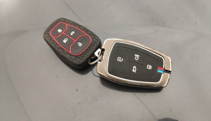 2018 Tata NEXON XZ PLUS DIESEL, Diesel, Manual, 84,058 km, Key Close Up