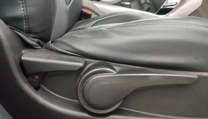 2018 Tata NEXON XZ PLUS DIESEL, Diesel, Manual, 84,058 km, Driver Side Adjustment Panel