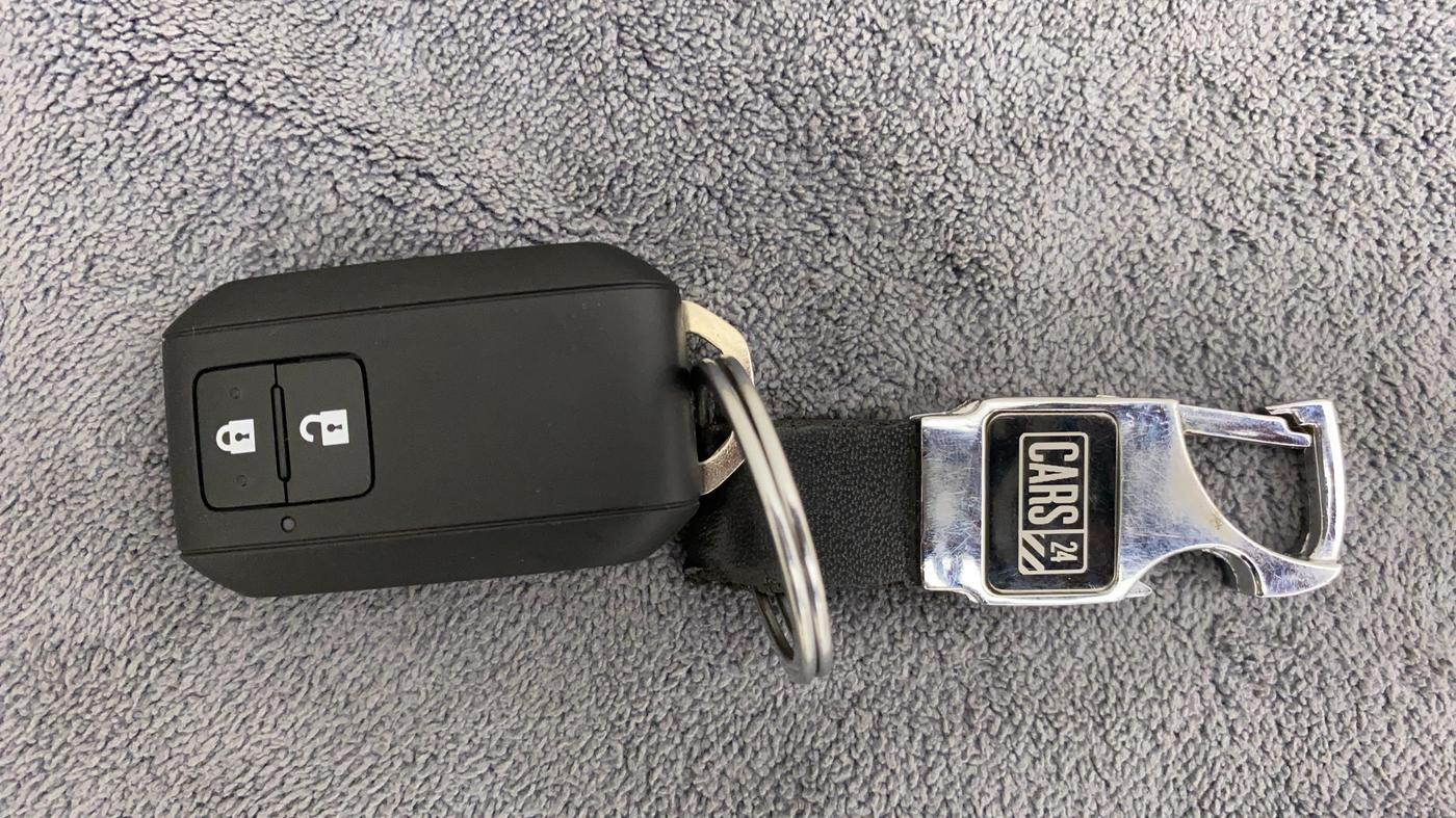 2019 Maruti Baleno ZETA PETROL 1.2, Petrol, Manual, 34,794 km, Key Close Up