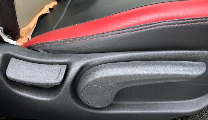 2019 Hyundai Verna 1.6 SX (O) CRDI MT, Diesel, Manual, 42,775 km, Driver Side Adjustment Panel