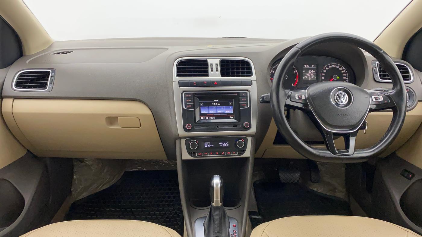 2016 Volkswagen Vento HIGHLINE PETROL AT, Petrol, Automatic, 48,279 km, Dashboard
