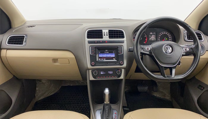 2016 Volkswagen Vento HIGHLINE PETROL AT, Petrol, Automatic, 48,279 km, Dashboard