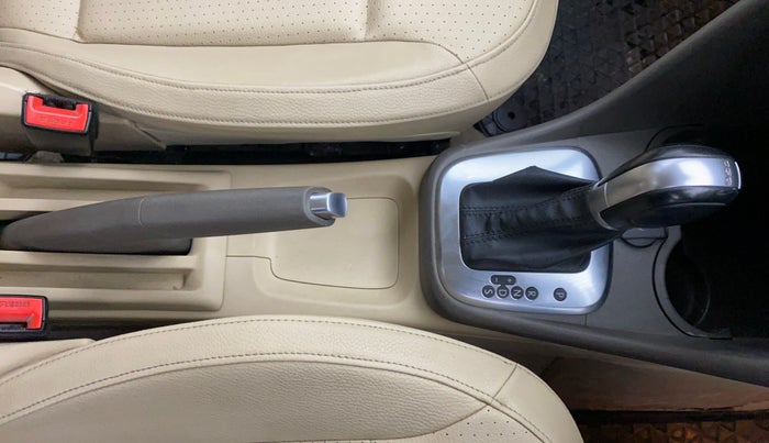 2016 Volkswagen Vento HIGHLINE PETROL AT, Petrol, Automatic, 48,279 km, Gear Lever