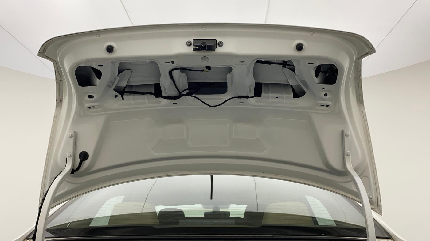 2016 Volkswagen Vento HIGHLINE PETROL AT, Petrol, Automatic, 48,279 km, Boot Door Open