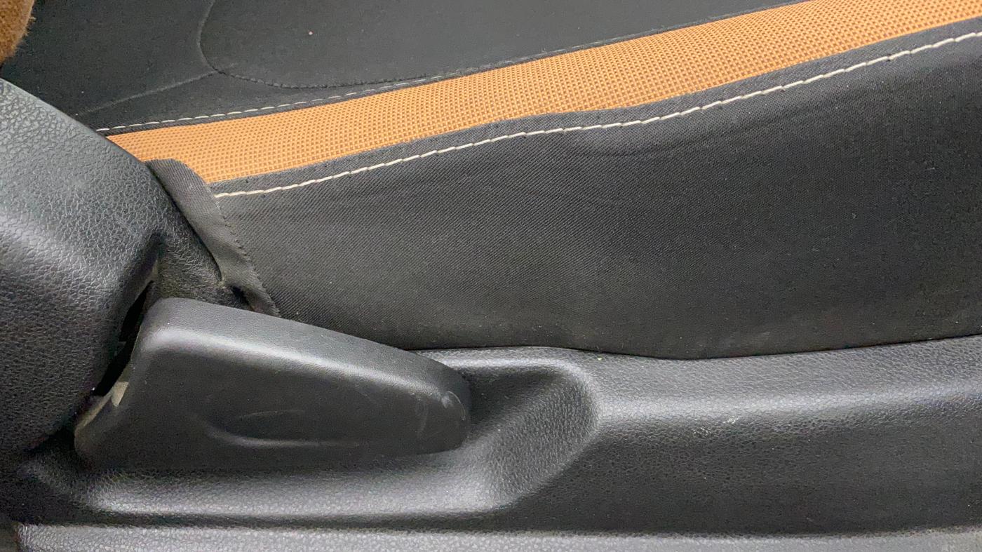 2020 Renault Kwid CLIMBER 1.0 AMT (O), Petrol, Automatic, 19,324 km, Driver Side Adjustment Panel