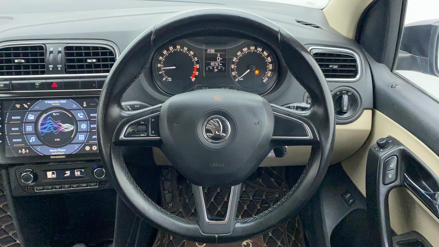 2017 Skoda Rapid 1.5 TDI MT AMBITION, Diesel, Manual, 83,986 km, Steering Wheel Close Up