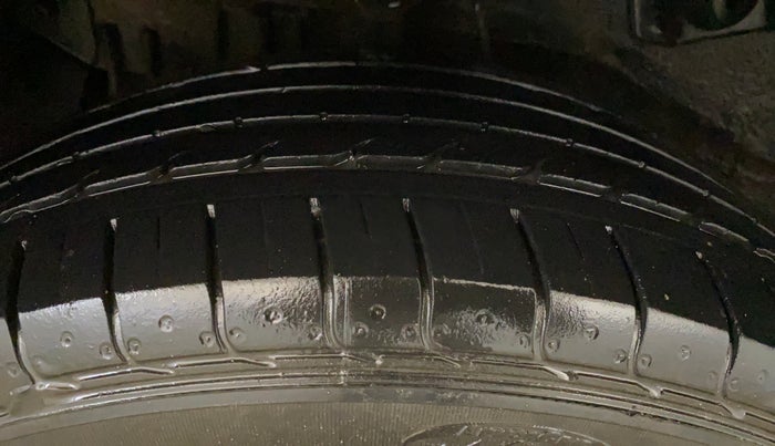 2021 Tata NEXON XE PETROL, Petrol, Manual, 34,801 km, Right Rear Tyre Tread