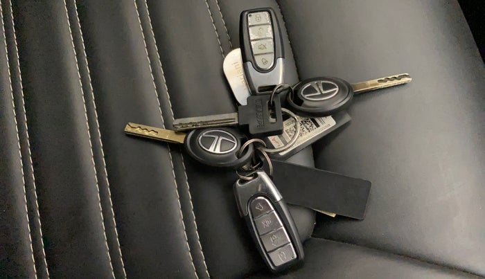 2021 Tata NEXON XE PETROL, Petrol, Manual, 34,801 km, Key Close Up