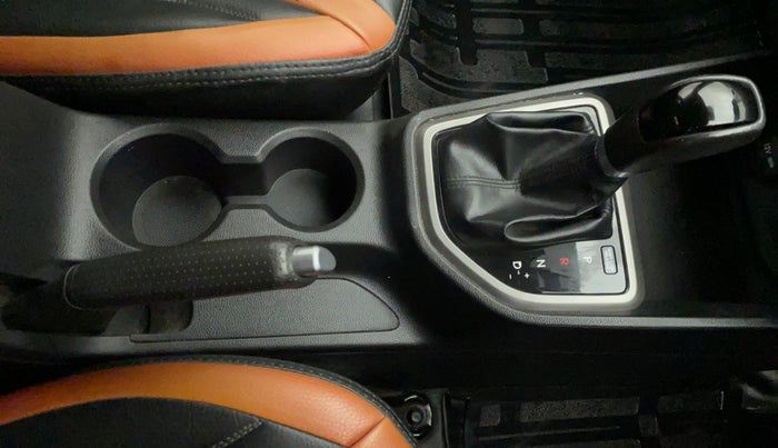 2017 Hyundai Creta SX PLUS AT 1.6 PETROL, Petrol, Automatic, 32,086 km, Gear Lever