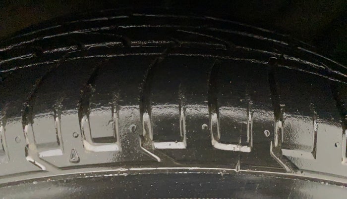 2017 Hyundai Creta SX PLUS AT 1.6 PETROL, Petrol, Automatic, 32,086 km, Right Rear Tyre Tread