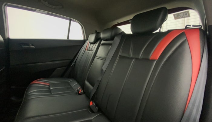 2017 Hyundai Creta SX PLUS AT 1.6 PETROL, Petrol, Automatic, 32,086 km, Right Side Rear Door Cabin