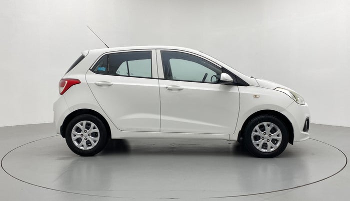 2015 Hyundai Grand i10 MAGNA 1.2 VTVT, Petrol, Manual, 1,00,645 km, Right Side View