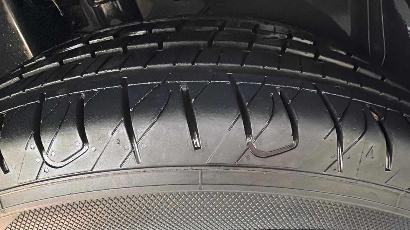 2019 Jeep Compass LIMITED 1.4 PETROL AT, Petrol, Automatic, 20,290 km, Right Rear Tyre Tread