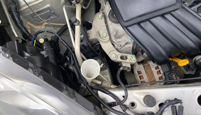 2017 Nissan Micra Active XV, Petrol, Manual, 77,537 km, Front windshield - Wiper bottle cap missing