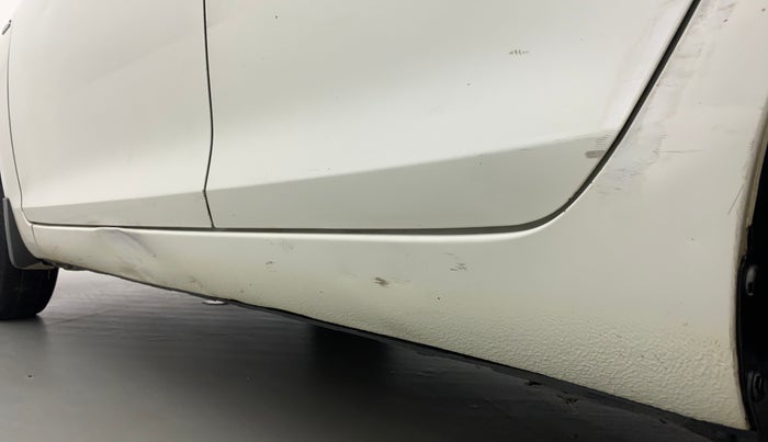 2015 Maruti Swift Dzire VDI ABS, Diesel, Manual, 1,03,434 km, Left running board - Slightly dented