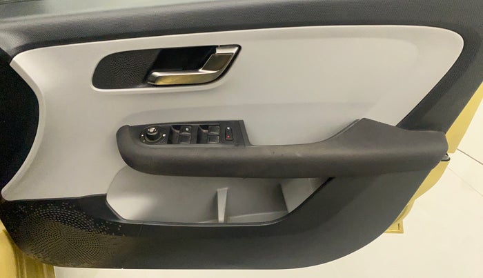 2020 Tata ALTROZ XZ PETROL, Petrol, Manual, 23,919 km, Driver Side Door Panels Control