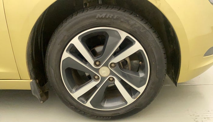 2020 Tata ALTROZ XZ PETROL, Petrol, Manual, 23,919 km, Right Front Wheel