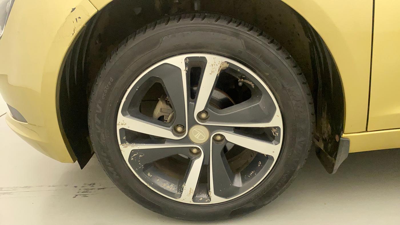 2020 Tata ALTROZ XZ PETROL, Petrol, Manual, 23,919 km, Left Front Wheel