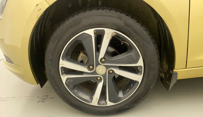 2020 Tata ALTROZ XZ PETROL, Petrol, Manual, 23,919 km, Left Front Wheel