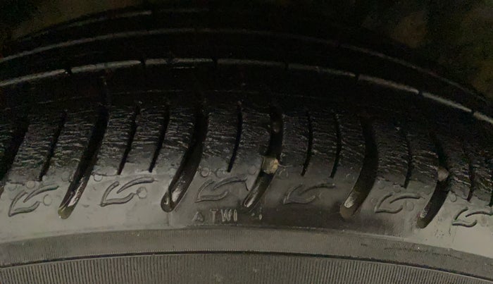 2020 Tata ALTROZ XZ PETROL, Petrol, Manual, 23,919 km, Left Front Tyre Tread