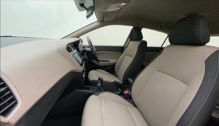 2016 Hyundai Elite i20 ASTA 1.4 CRDI (O), Diesel, Manual, 58,416 km, Right Side Front Door Cabin