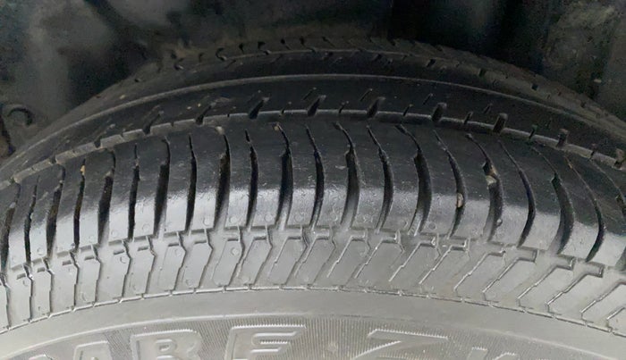 2013 Maruti Swift Dzire VXI, Petrol, Manual, 93,066 km, Left Rear Tyre Tread