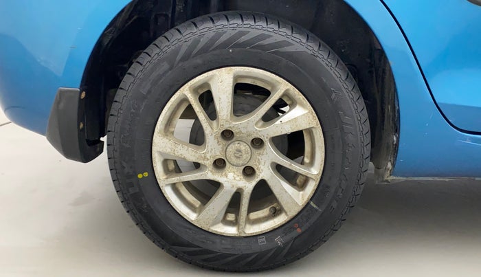 2013 Maruti Swift Dzire VXI, Petrol, Manual, 93,066 km, Right Rear Wheel