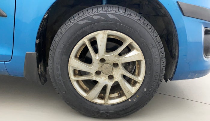 2013 Maruti Swift Dzire VXI, Petrol, Manual, 93,066 km, Right Front Wheel