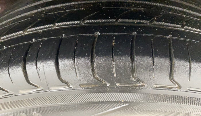 2016 Tata Tiago XT PETROL, Petrol, Manual, 55,817 km, Left Rear Tyre Tread