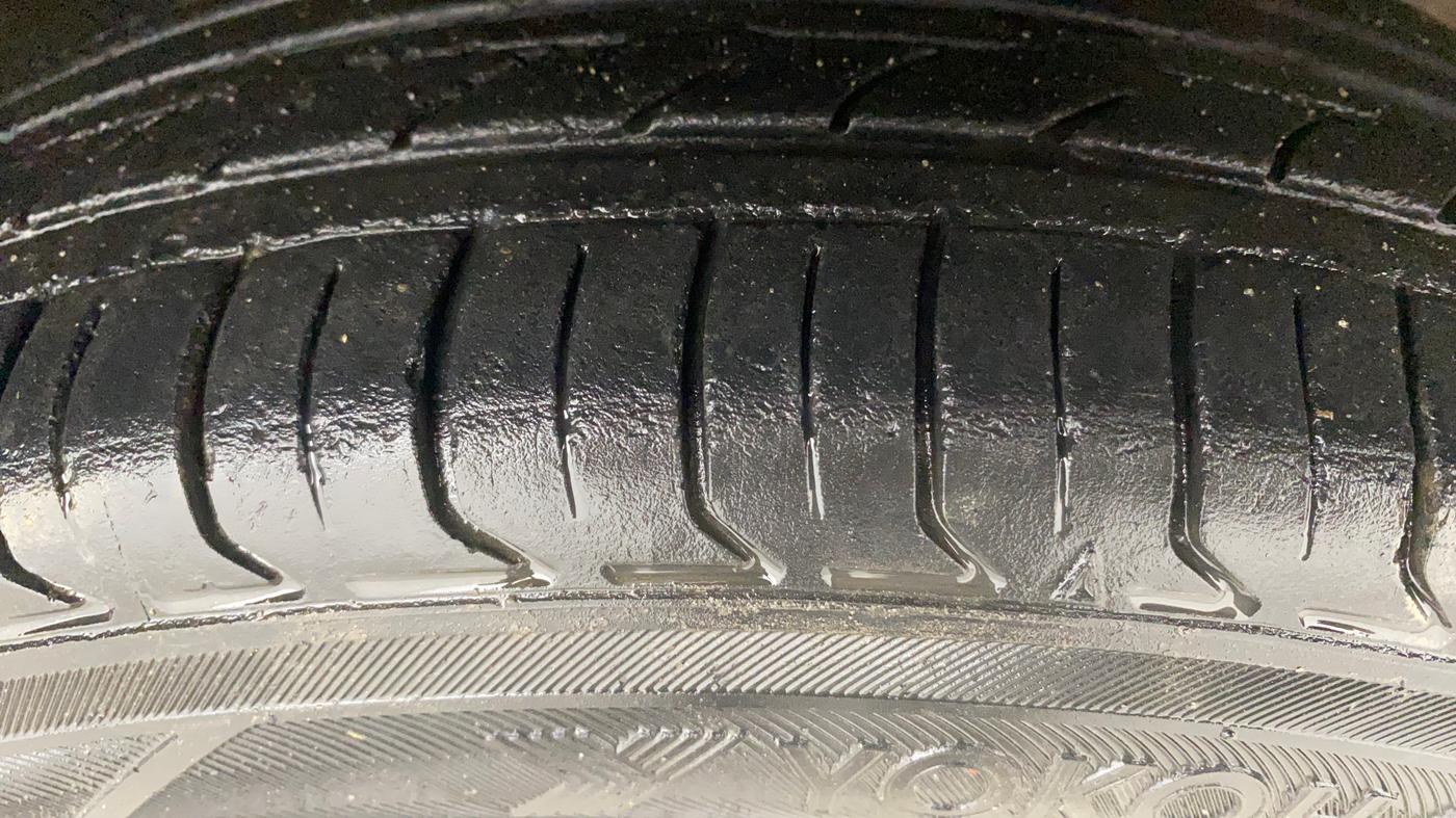 2016 Tata Tiago XT PETROL, Petrol, Manual, 55,817 km, Right Front Tyre Tread