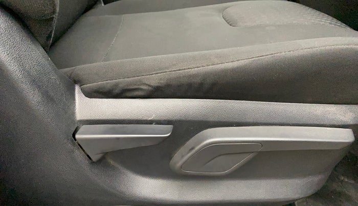 2018 Mahindra KUV 100 NXT K8 P 6 STR, Petrol, Manual, 46,456 km, Driver Side Adjustment Panel