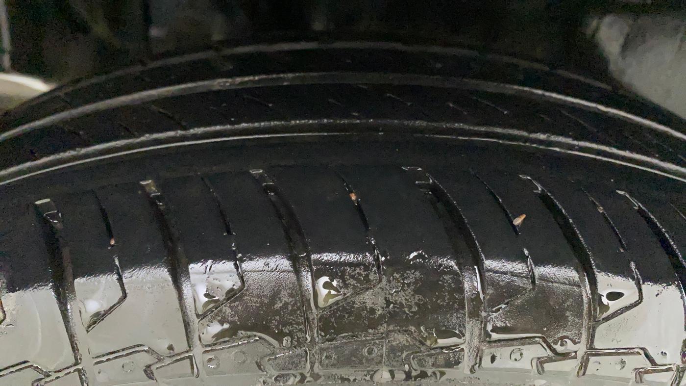 2021 Maruti Swift VXI AMT, Petrol, Automatic, 37,456 km, Right Rear Tyre Tread