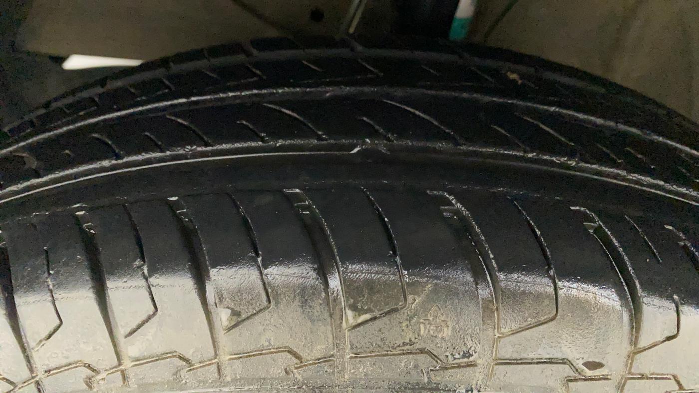 2021 Maruti Swift VXI AMT, Petrol, Automatic, 37,456 km, Left Front Tyre Tread