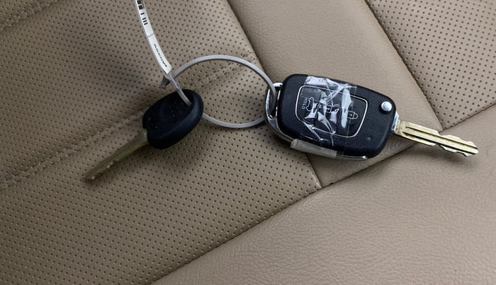 2021 Hyundai VENUE SX 1.0 TURBO IMT, Petrol, Manual, 25,159 km, Key Close Up