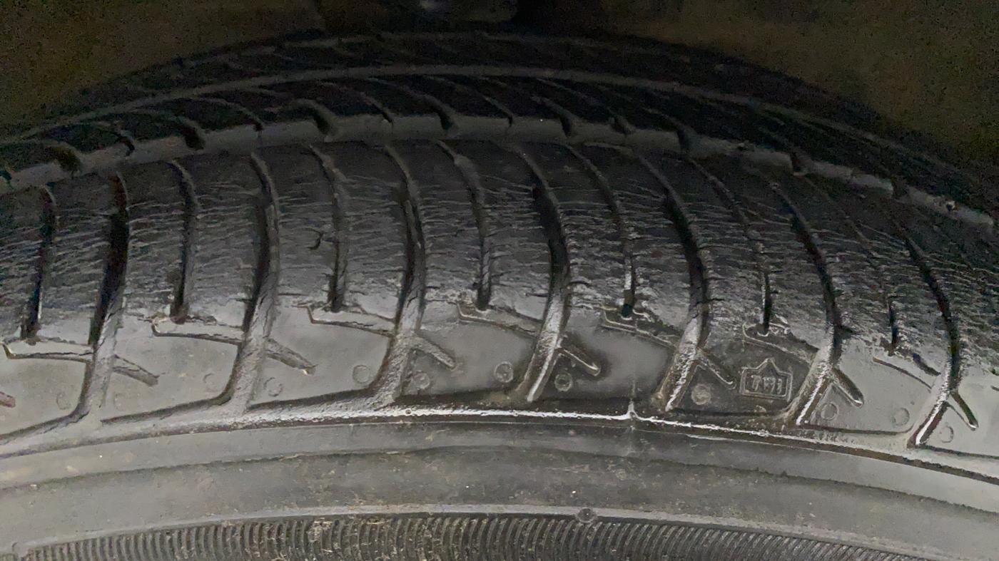 2015 Maruti Wagon R 1.0 VXI, Petrol, Manual, 26,527 km, Left Rear Tyre Tread