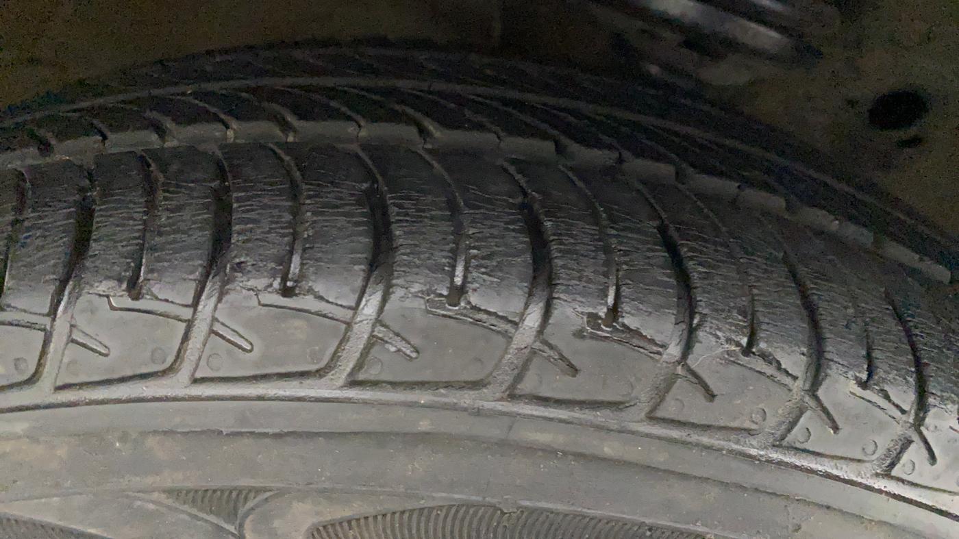 2015 Maruti Wagon R 1.0 VXI, Petrol, Manual, 26,527 km, Right Rear Tyre Tread