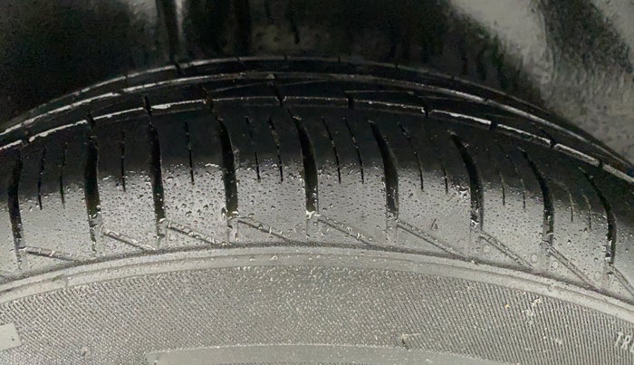 2011 Maruti Swift Dzire VXI, Petrol, Manual, 1,08,753 km, Right Rear Tyre Tread