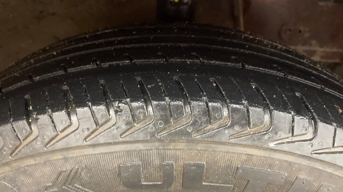 2017 Hyundai Eon ERA PLUS (O), Petrol, Manual, 51,537 km, Right Front Tyre Tread