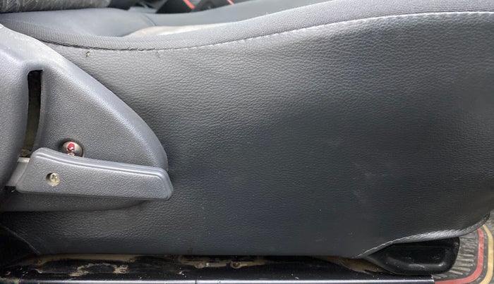 2017 Maruti Alto 800 LXI, Petrol, Manual, 21,534 km, Driver Side Adjustment Panel