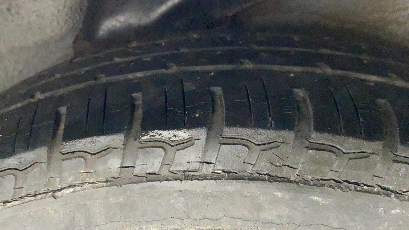 2010 Hyundai i10 SPORTZ 1.2, Petrol, Manual, 30,182 km, Left Rear Tyre Tread