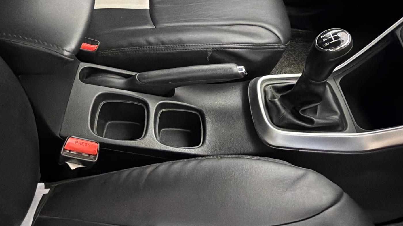 2021 Maruti S Cross ZETA 1.5, Petrol, Manual, 67,051 km, Gear Lever