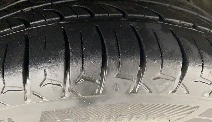 2017 Tata Tiago XT PETROL, Petrol, Manual, 70,783 km, Right Front Tyre Tread