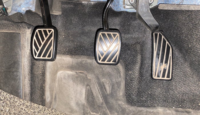 2022 Maruti Grand Vitara ALPHA SMART HYBRID ALLGRIP DUAL TONE, Petrol, Manual, 46,462 km, Pedals