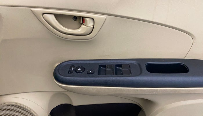 2016 Honda Brio S MT, Petrol, Manual, 27,847 km, Driver Side Door Panels Control