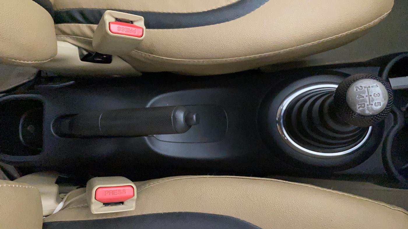 2016 Honda Brio S MT, Petrol, Manual, 27,420 km, Gear Lever