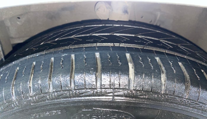 2015 Honda Amaze 1.2L I-VTEC S, Petrol, Manual, 89,058 km, Left Front Tyre Tread