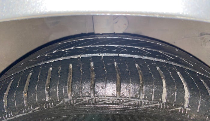 2015 Honda Amaze 1.2L I-VTEC S, Petrol, Manual, 89,058 km, Right Front Tyre Tread