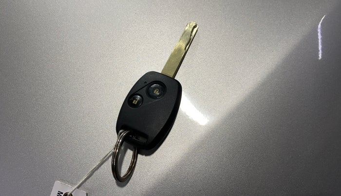 2015 Honda Amaze 1.2L I-VTEC S, Petrol, Manual, 89,058 km, Key Close Up