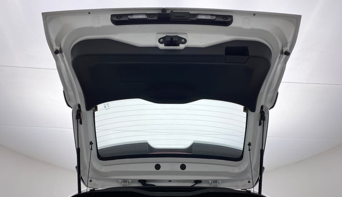 2022 Nissan MAGNITE XV TURBO CVT, Petrol, Automatic, 3,743 km, Boot Door Open